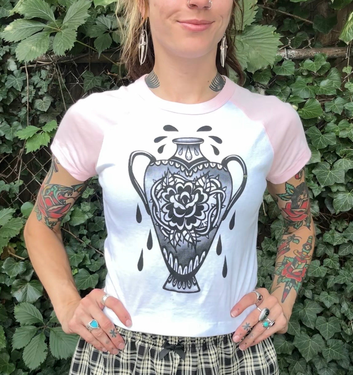 Vase Cropped Baby Tee
